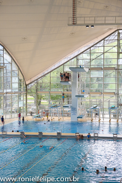 A bela piscina do Olympic Park